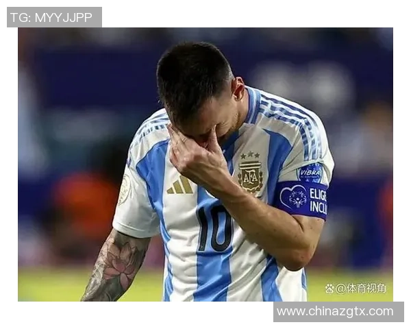 足球明星泪洒赛场瞬间感动无数球迷的背后故事揭秘